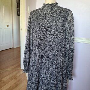 Dynamite Long Sleeve Printed Dress